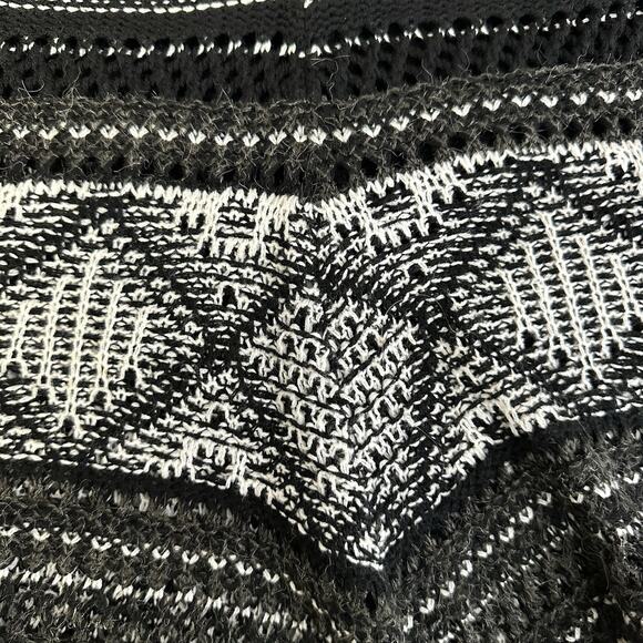 Democracy Women's Pullover Poncho Knit Sweater Large - Picture 5 of 5